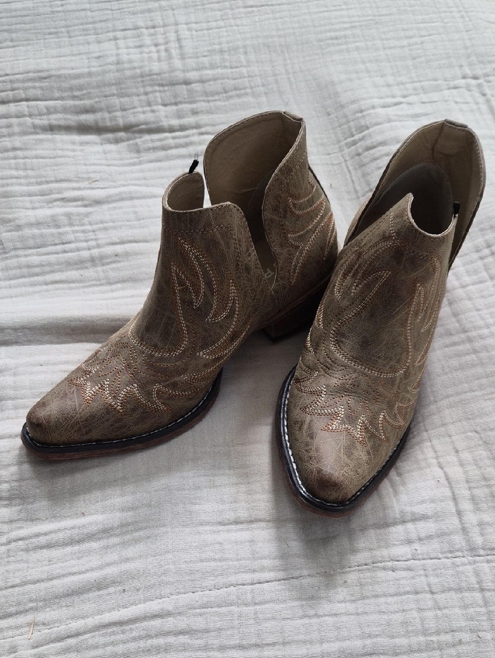 Roper Taupe Western Embroidered Ankle Boots